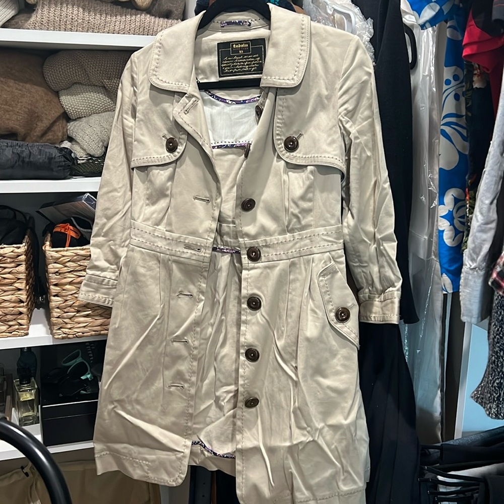 Woman’s Aritzia Talula trench coat